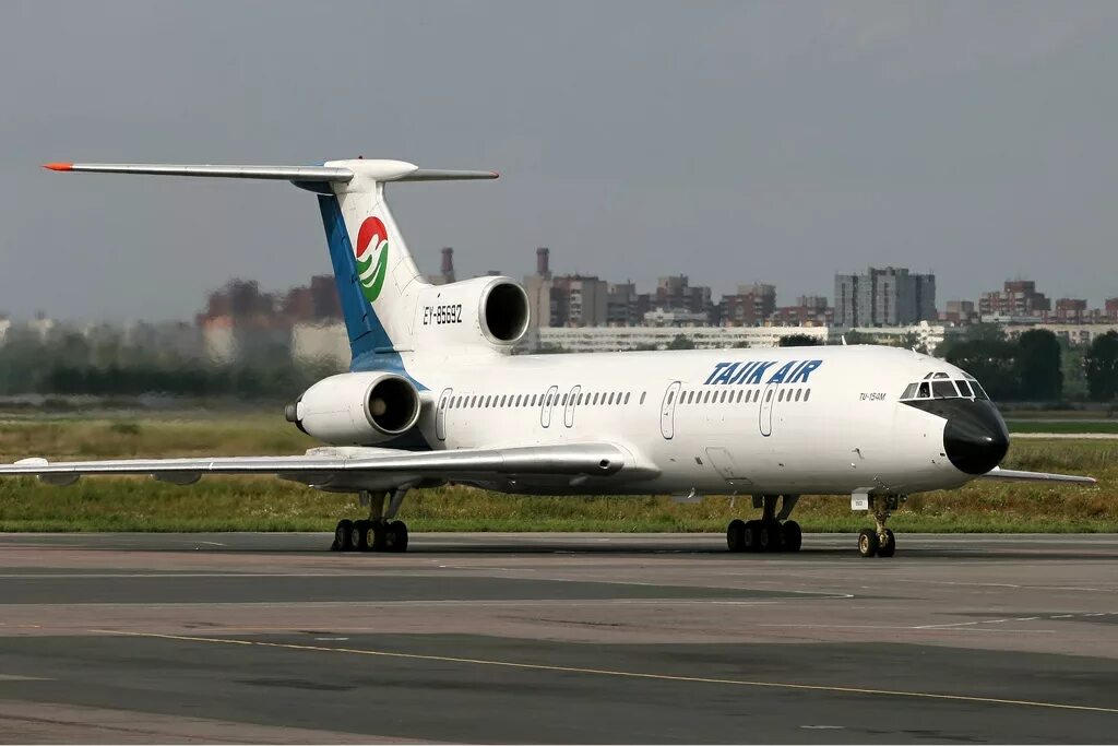 Таджики самолет. Ту-154 м таджик Эйр. Авиакомпания Tajik Air. Tajik Air самолеты. Самолёт Таджикистана таджик АИР.