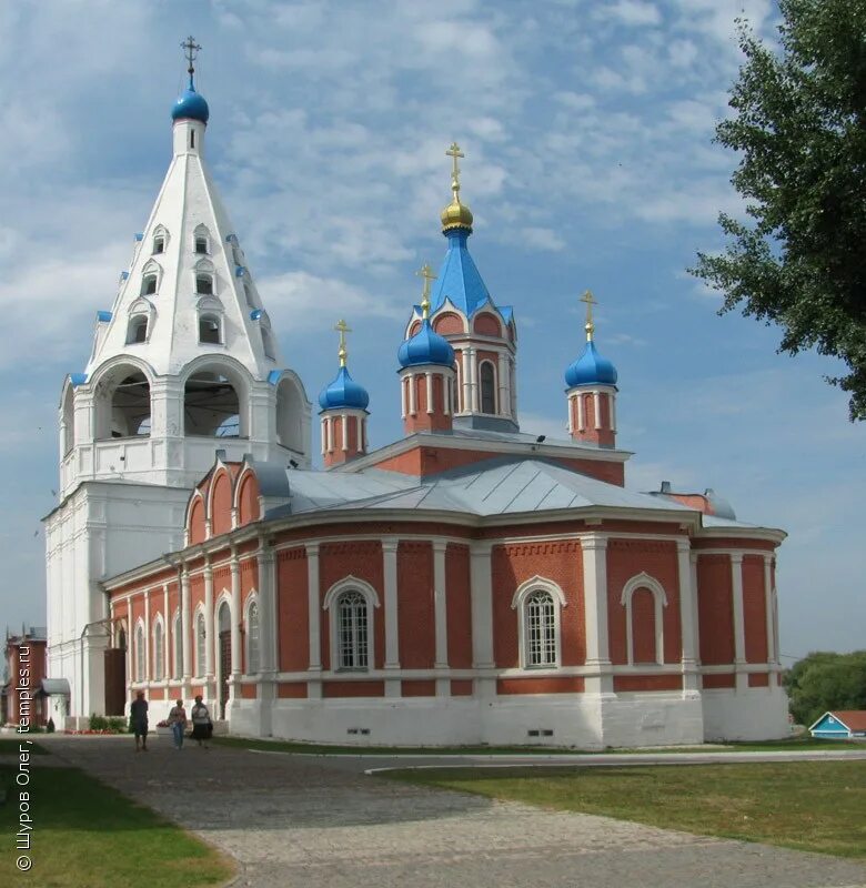 Коломна брусенский монастырь крестовоздвиженский. Голутвин церковь. Голутвин церковь. Храм пресвятой троицы коломна. Голутвин церковь.