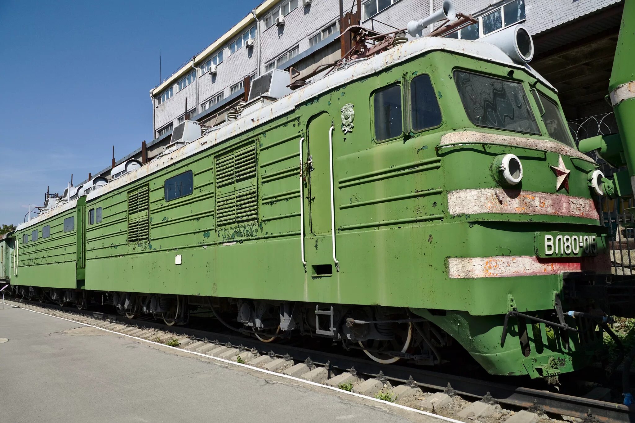 Вл80с. Вл80к 015. Электровоз вл80к-015. Вл80 крыша. Электровоз вл80р