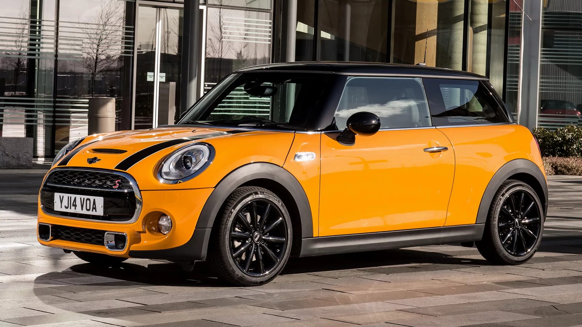 Мини купер похожие. Машина мини Купер. Mini Cooper f56. Mini Cooper f56 2014. Mini Cooper 3 s.