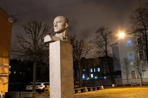 Памятник поэзии