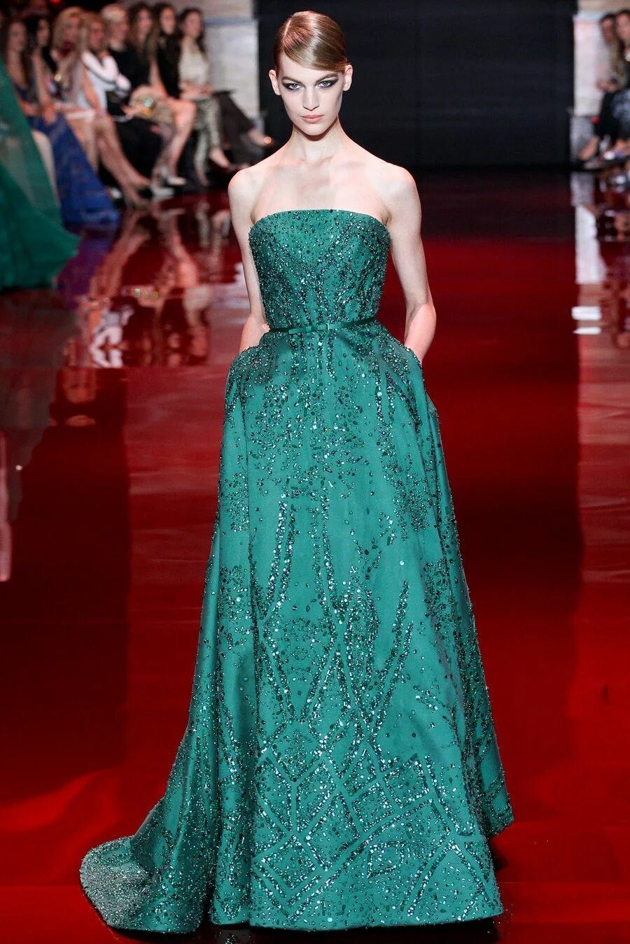 Джордж хобейка вечерние наряды. Elie saab осень/зима 2016/2017. Вечерние платья от дизайнеров. Saiid kobeisy дизайнер. Юдашкин вечерние платья.
