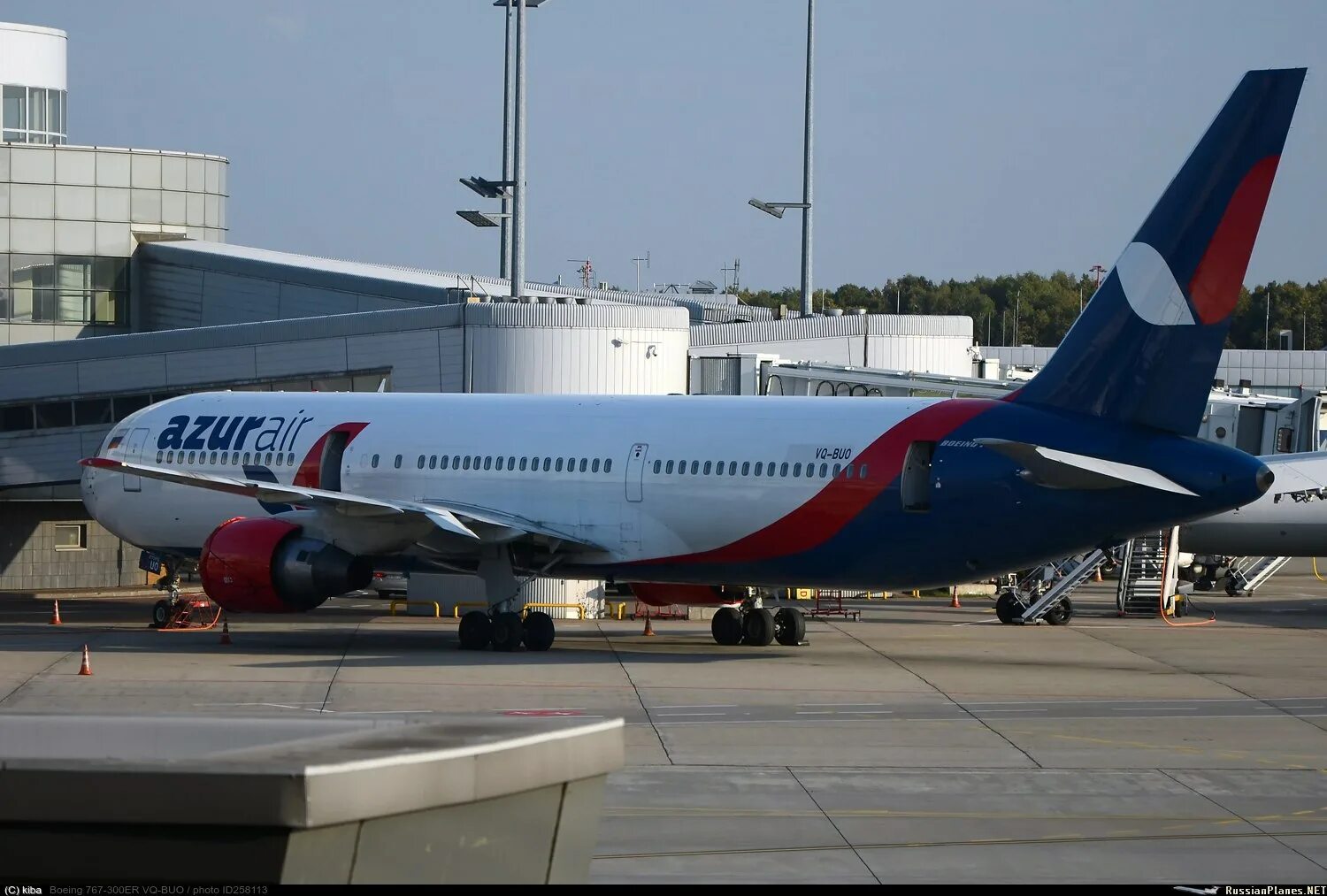 Boeing 767 300 air. Азур 767-300. Боинг 767-300 Azur Air. Азур Боинг 767-300er. Boeing 767 Азур Эйр.