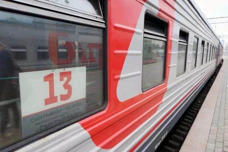 Номер вагона. Поезд 034м Сыктывкар-Москва фирменный Сыктывкар. Фирменный поезд Сыктывкар Москва 034 в. Фирменный поезд Москва Сыктывкар 022. Фирменный «Сыктывкар»РЖД/ФПК.