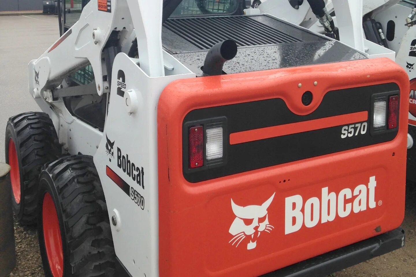 Расход топлива bobcat. Bobcat s650 расход топлива. Расход топлива Bobcat s205. Расход топлива Бобкет s18. Расход топлива Bobcat s530.