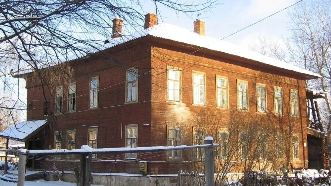 Дом где царит. Набережная 6 армии 99а вологда. улица набережная 6 армии 99 а вологда. вологда набережная vi армии 99а дом григорьевой. вологда доходный дом.
