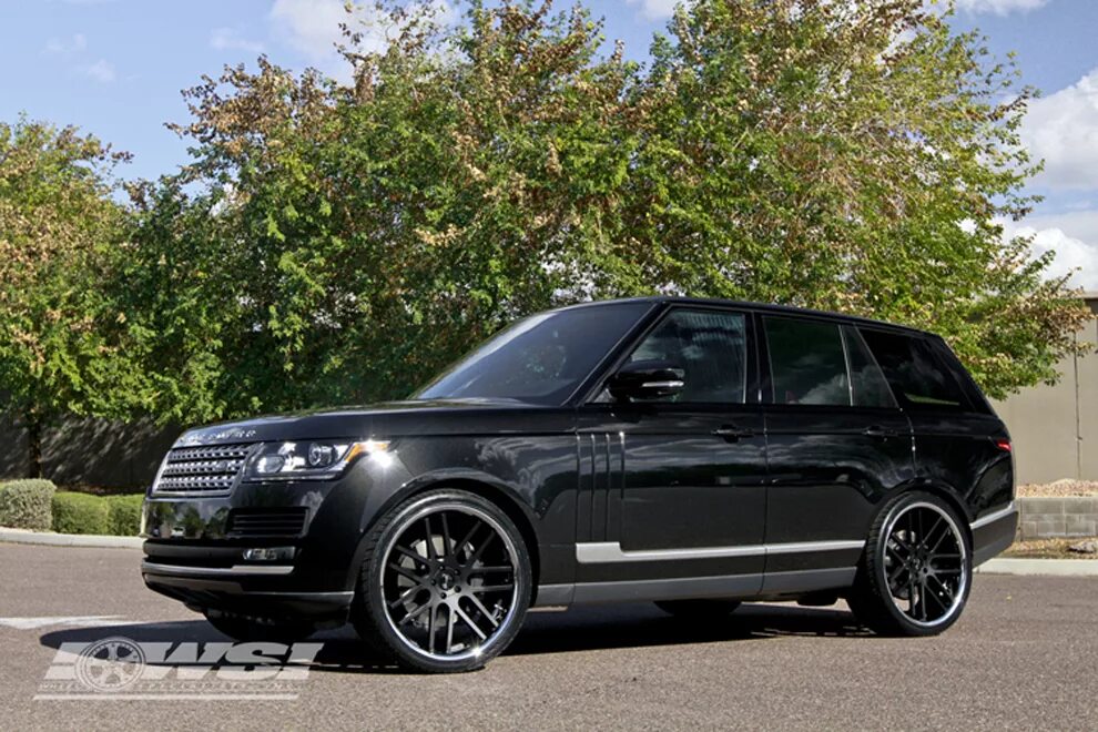 Https r 22. Range Rover l405 r22. Range Rover l405 черный. Range Rover l405 диски. Диски на range Rover l405 r22.