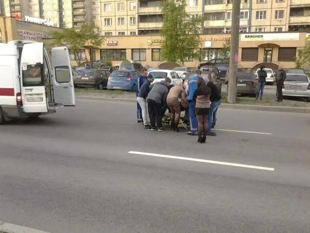 Машина сбивает человека арт. Сон в машине. Анекдоты про сон смешные. К чему снится сбила машина. Муж покойный приснился.