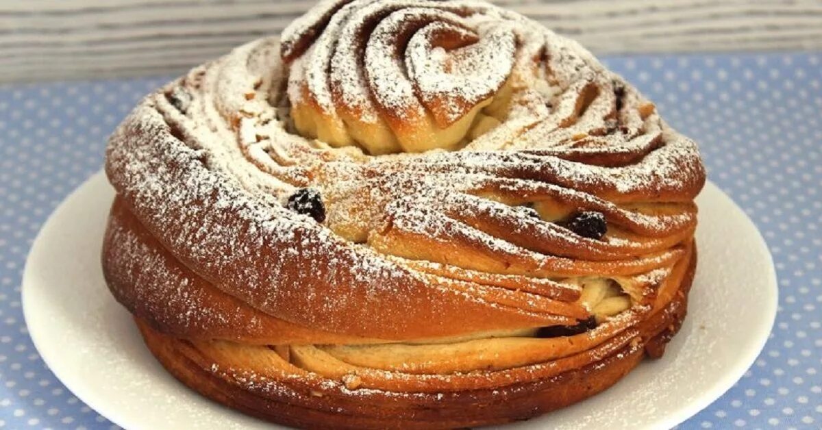 Сколько выпекать краффин по времени. Кулич краффин. кулич коаффин пасхальный. краффин пасхальный. куличи пасхальные краффины.