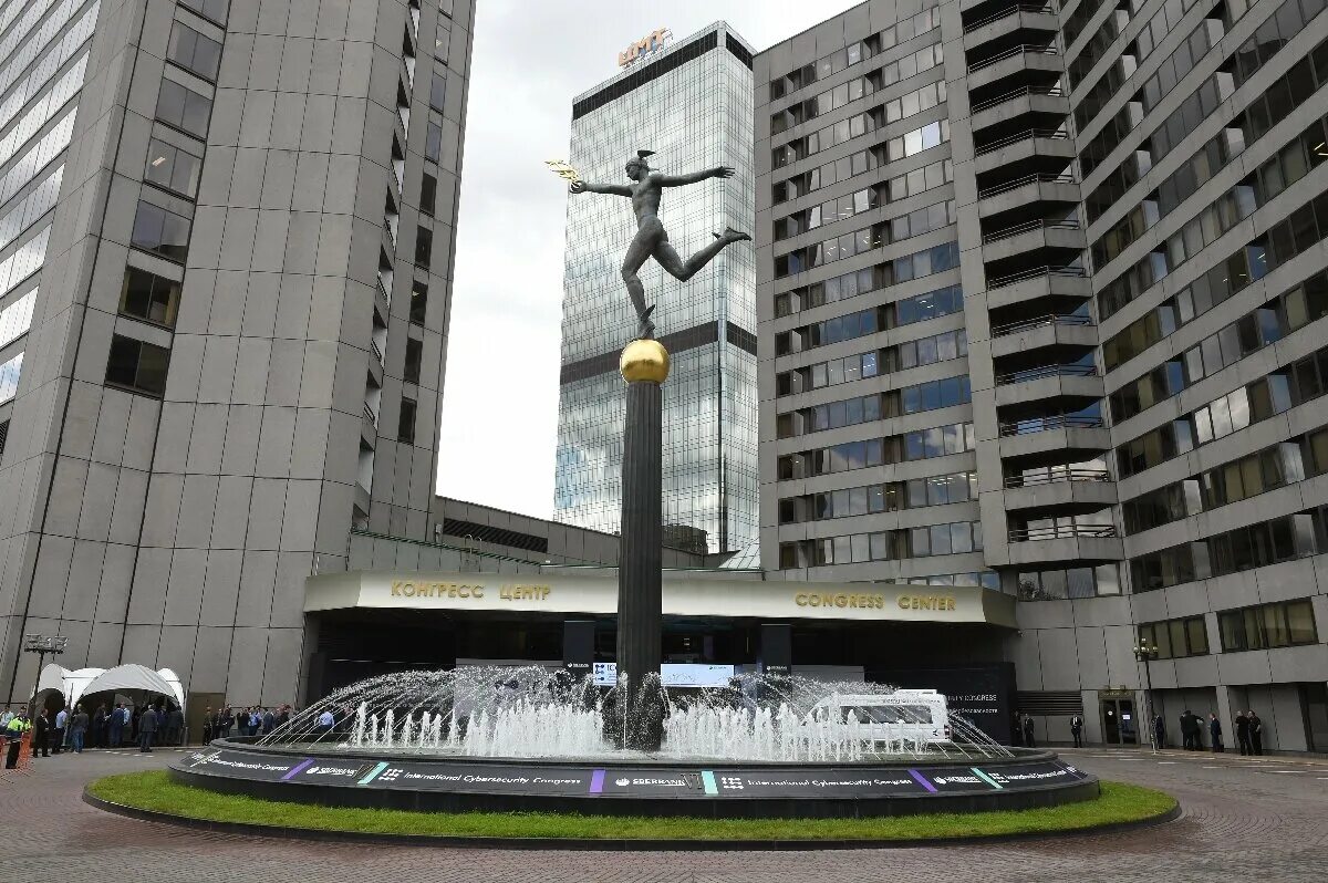Конгресс центр центра международной торговли. Цмт краснопресненская набережная 12. цмт на краснопресненской набережной. центр международной торговли краснопресненская набережная дом 12. хаммеровский центр на краснопресненской набережной.