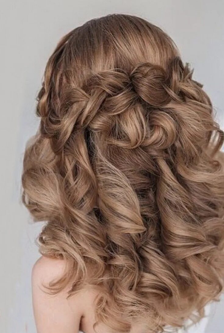 прическа на длинные волосы с плетением и локонами. прически с плетением и кудрями. водопад коса плетение. прическа локоны. коса французский водопад.