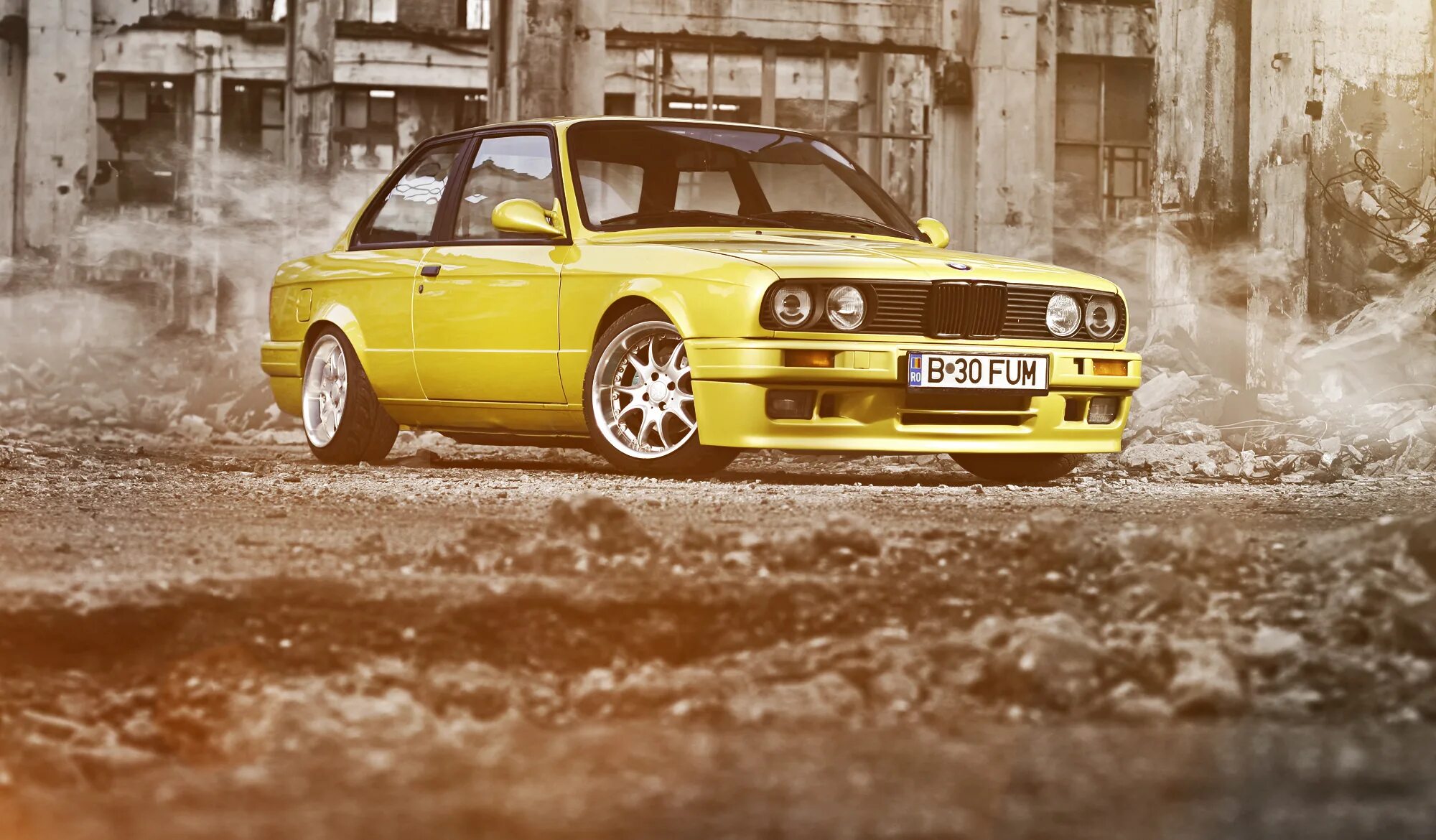 Е карс. BMW 3 Series (e30). BMW e30 желтая. BMW e30 купе. BMW m3 e30 желтая.