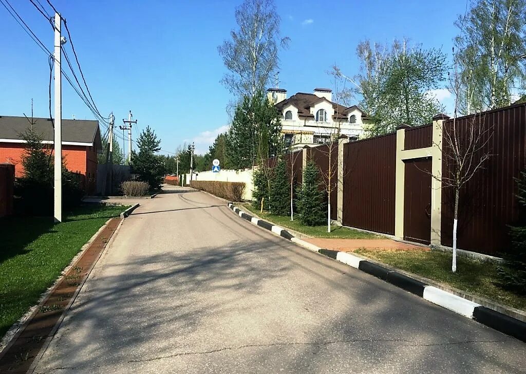 Купить дом, 309 м² по адресу Москва, Летово, улица Василия Бутурлина, 145 за 75 