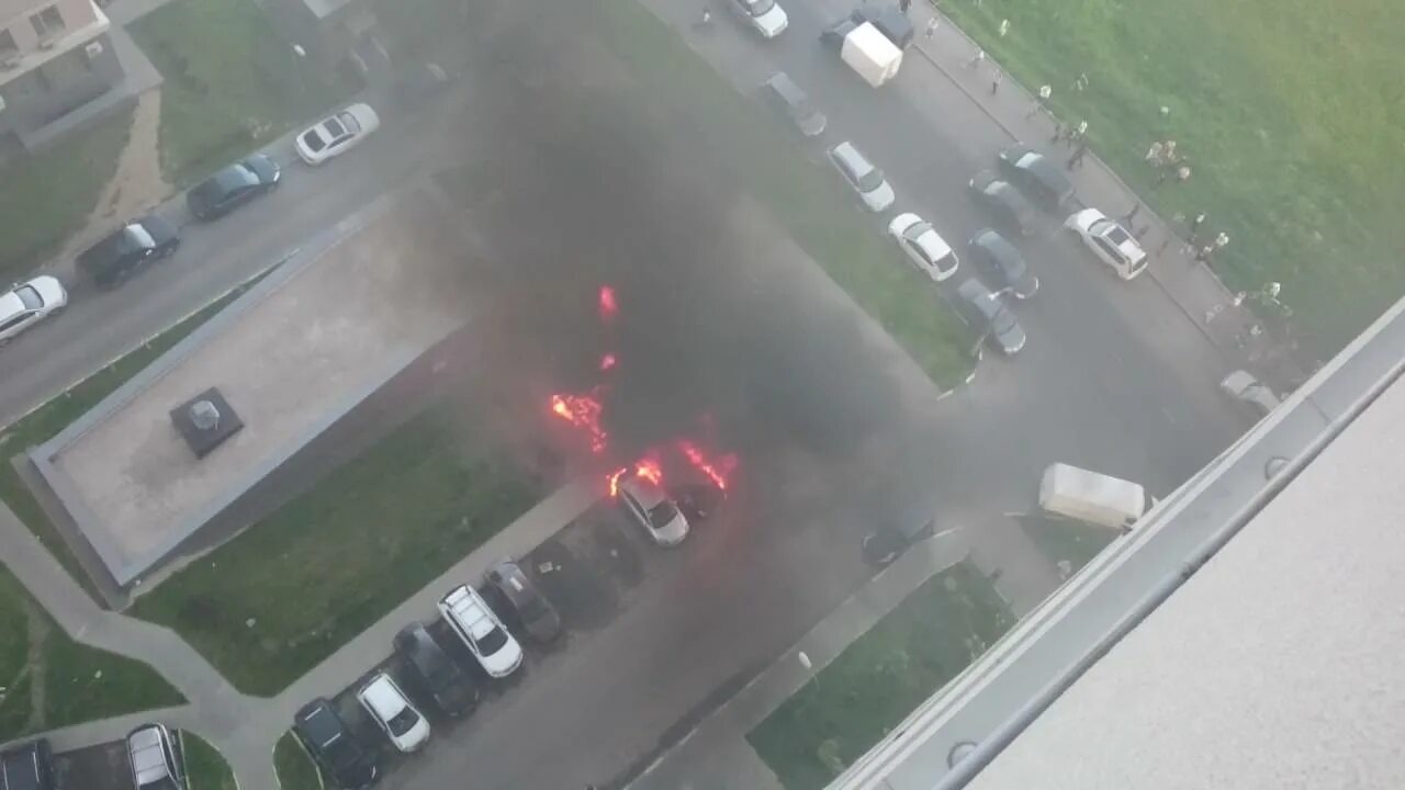 Пожар в москве сейчас на юго-западе. Возгорание в южном бутово. Южное бутово глостер пожар. Сгорела квартира в бутово. Пожар в восточном бутово.