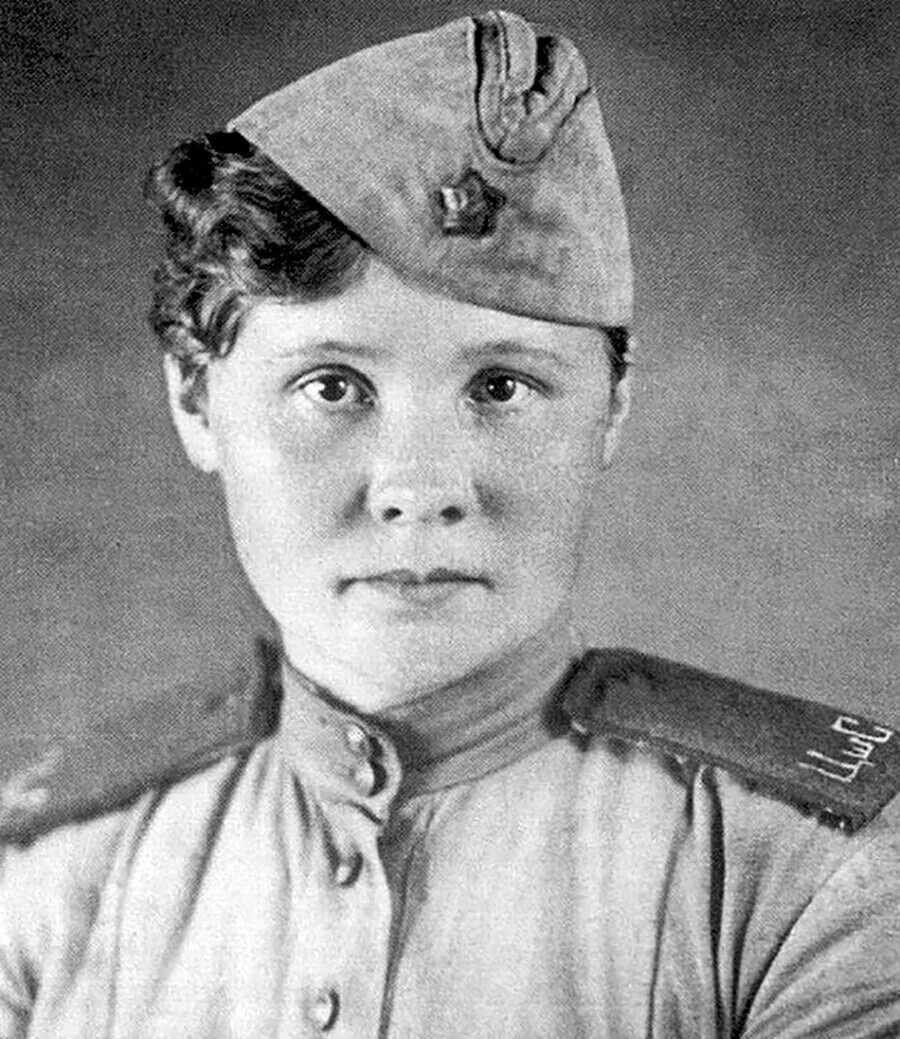 Татьяна николаевна барамзина снайпер. Татьяна барамзина подвиг. Татьяна николаевна барамзина. Подвиг татьяны барамзиной в вов. Герои советского союза удмуртии татьяна барамзина.