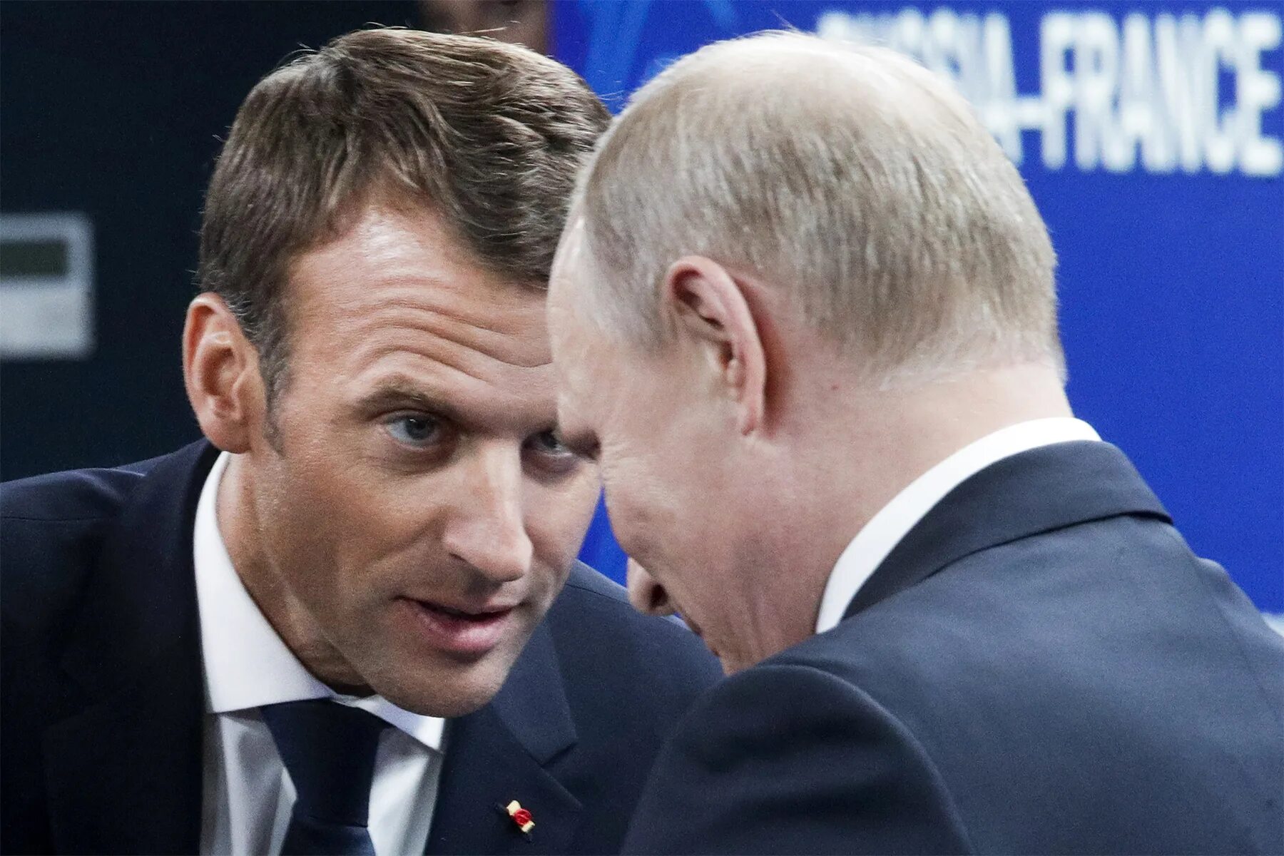 Почему макрон против россии. Франция политика.