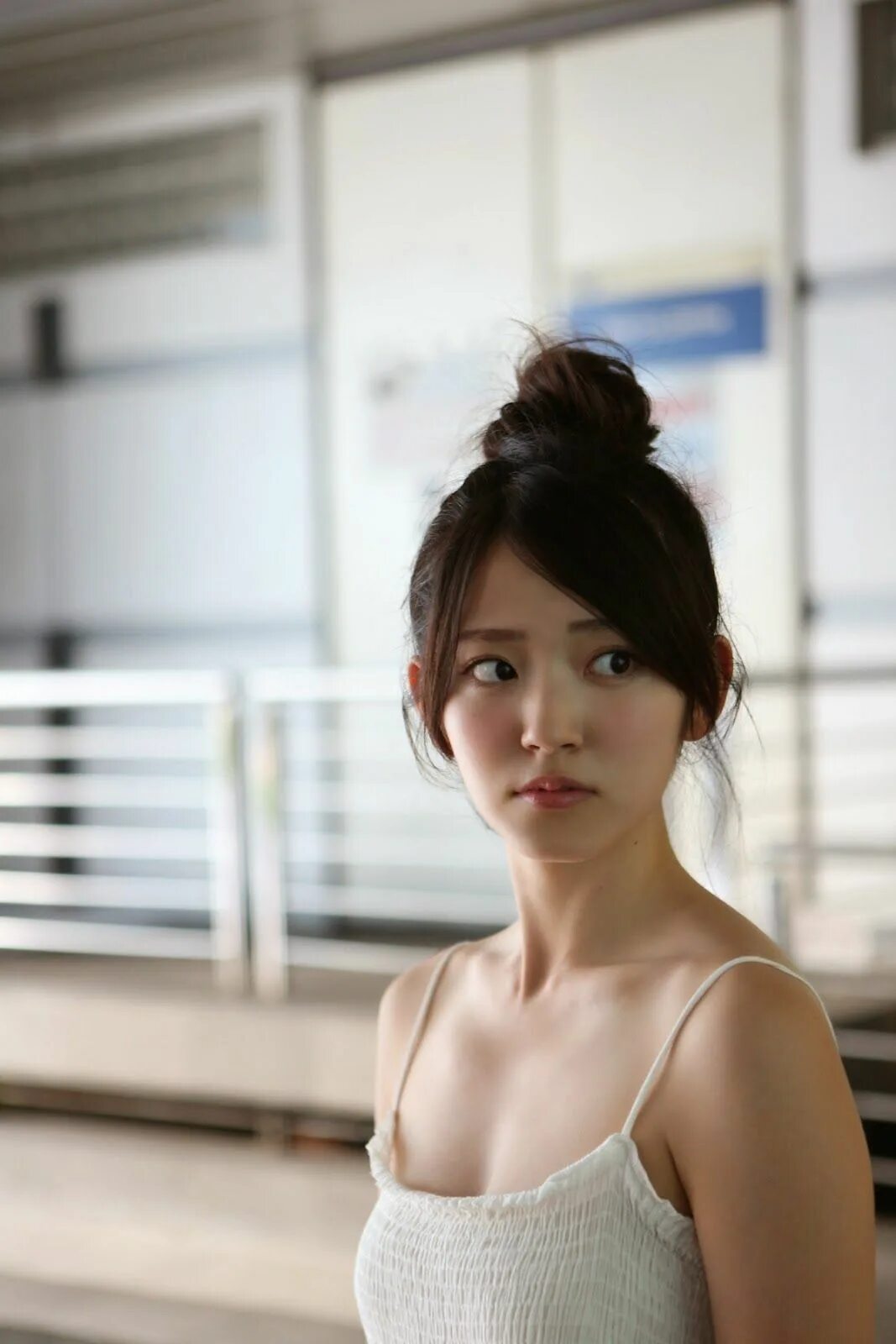 Woman from tokyo. Двуличная девчонка дорама. Японки с иностранцами. Airi suzuki photos. Japan gf.