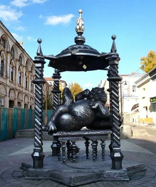 Памятник коту казанскому. Казанский кот ул баумана 11 12 фото. Кот в казани на улице баумана. Казань улица баумана кот казанский. Казанский кот на баумана в казани.