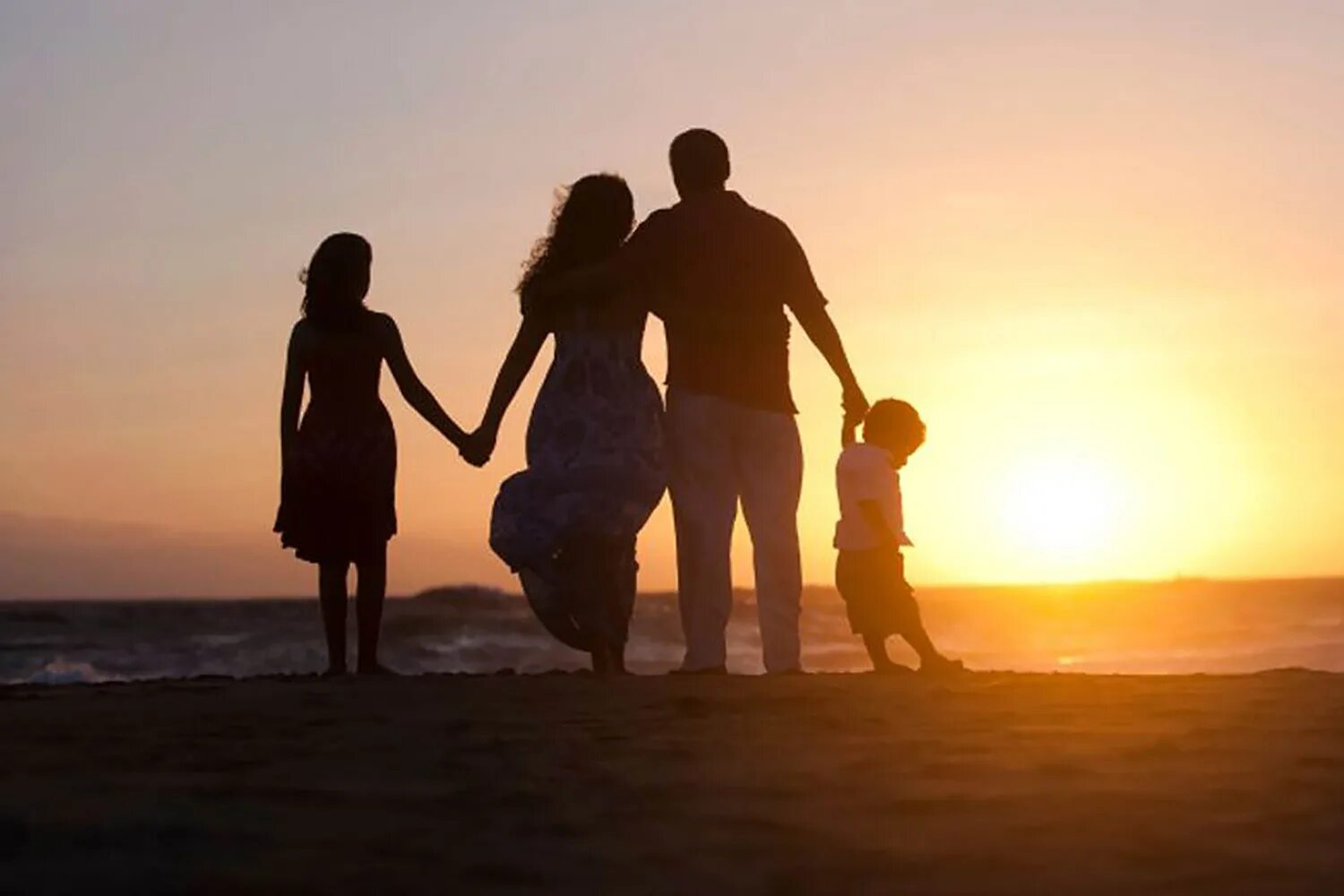 когда больше двух говорят вслух значение. больше 2 говорят вслух. смешные фото мужчин. семья счастье любовь. должно быть больше двух.