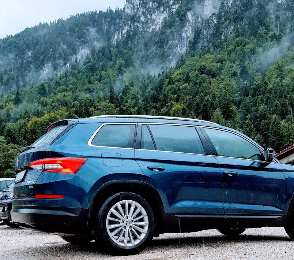 Кодиак лампы какие. Шкода кодиак. skoda kodiaq 2. шкода кодиак синий. шкода кодиак синяя лава.