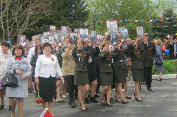 Администрация веселовского района ростовской области. Посёлок весёлый Ростовской области. Весёлый (Весёловский район). Весёлое (посёлок, Весёловский район). Веселый Веселовский район Ростовская область.