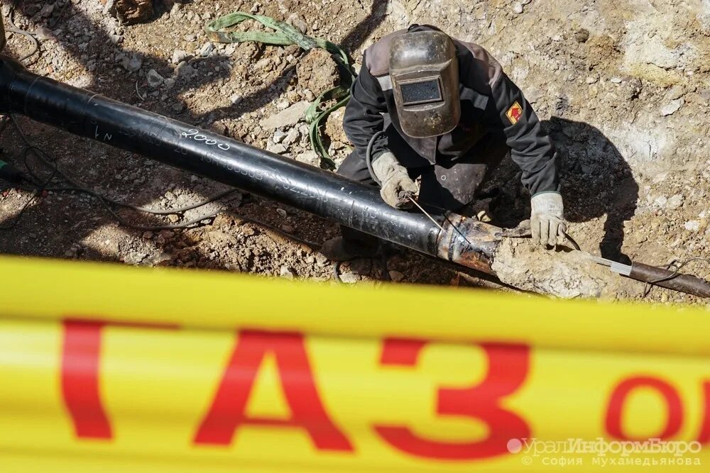 Повреждения газовых труб. Повреждение газопровода. повредили трубу газопровода. разрывов газопроводов высокого давления. разрыв магистрального газопровода.