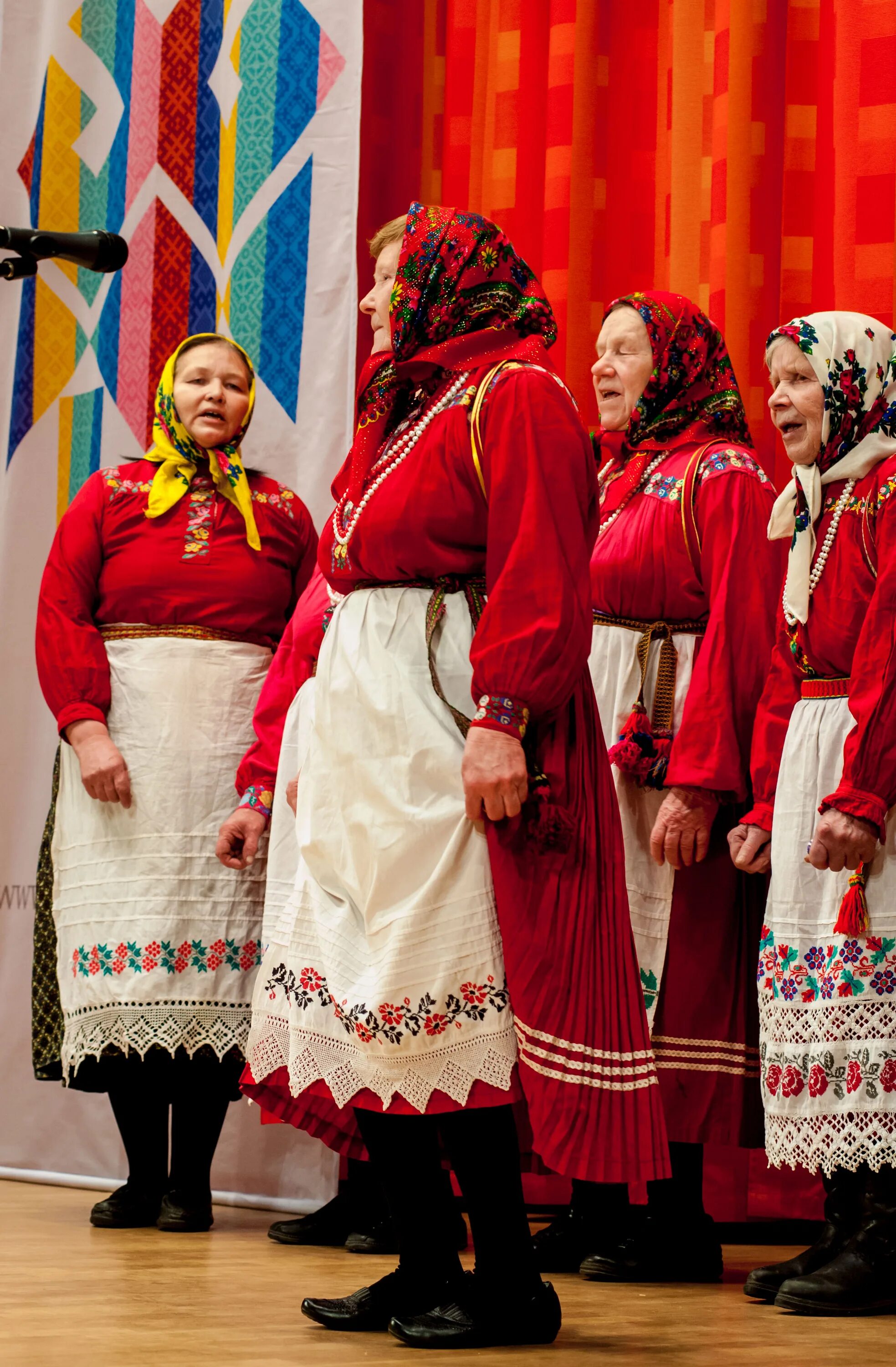 Коми пермяцкий костюм. Коми-язьвинцев. Костюм Коми-язьвинцев. Национальный Коми Пермяцкий Коми Пермяцкий костюм. Коми язьвинцы Сарчик.