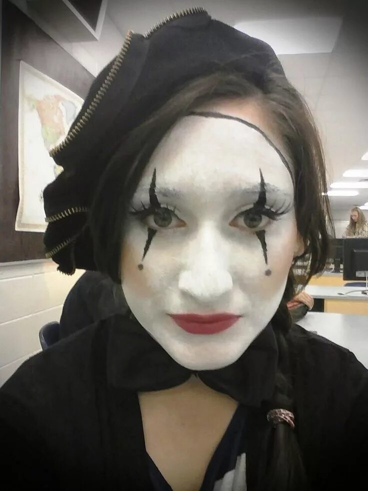 Mime cosplay. Гримм Мима. Макияж Мима. Мим макияж на Хэллоуин. Пантомим макияж.