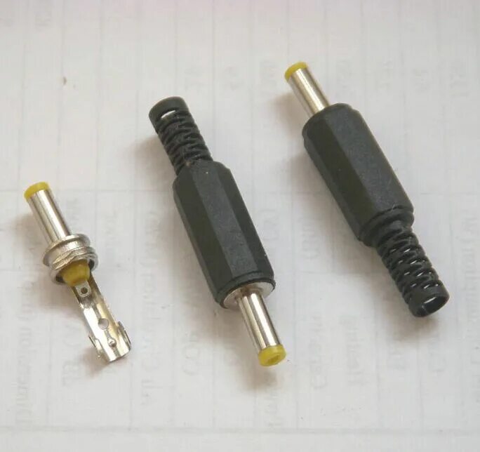 7. Разъем питания штекер 2. 8x1. 5 мм x 1. 1 штекер.