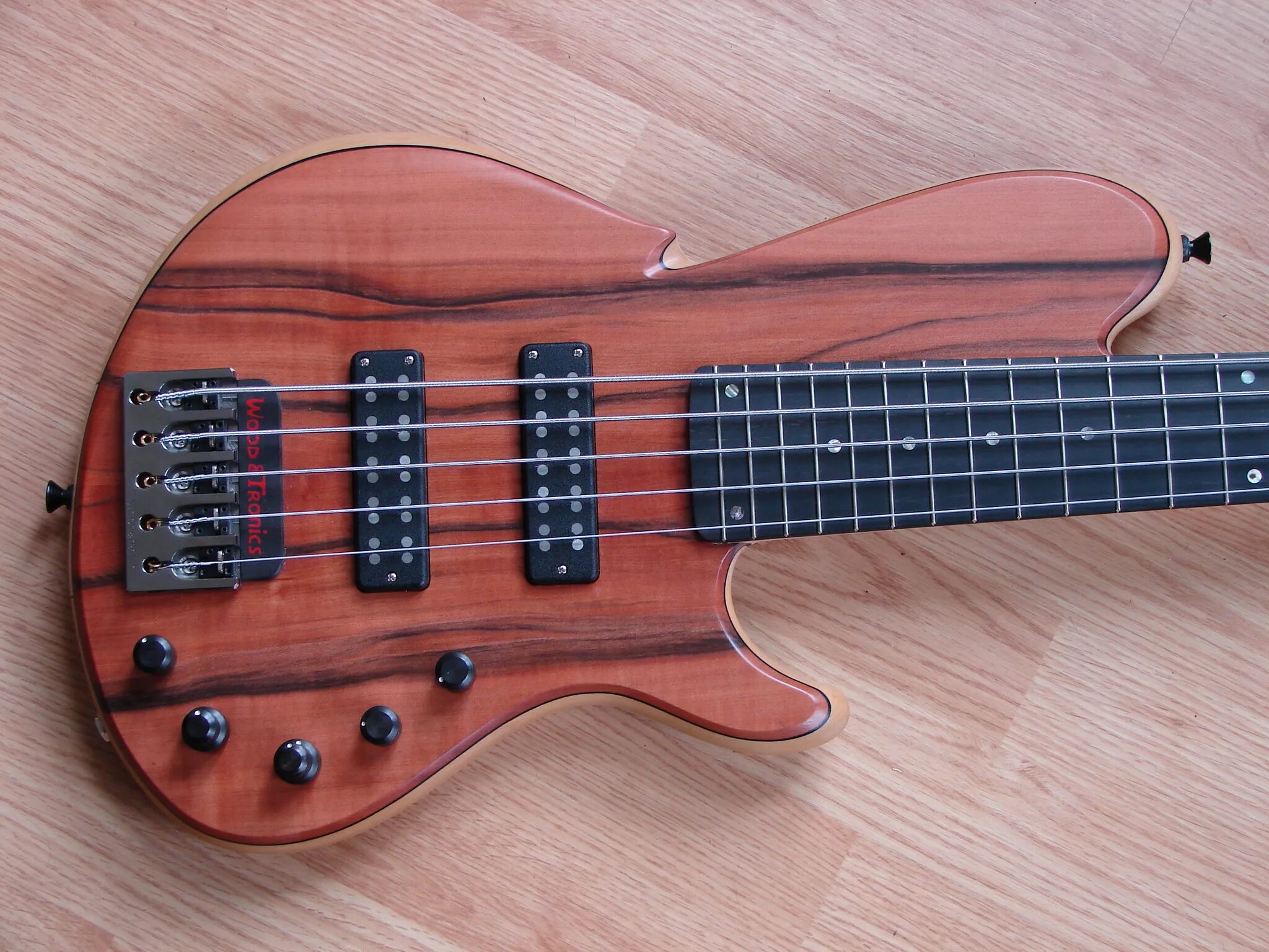 5 струнная гитара. Bass guitar 5 string. yamaha trbx605 5-string flamed maple bass guitar. бас гитара warwick. gmp 5 string bass.