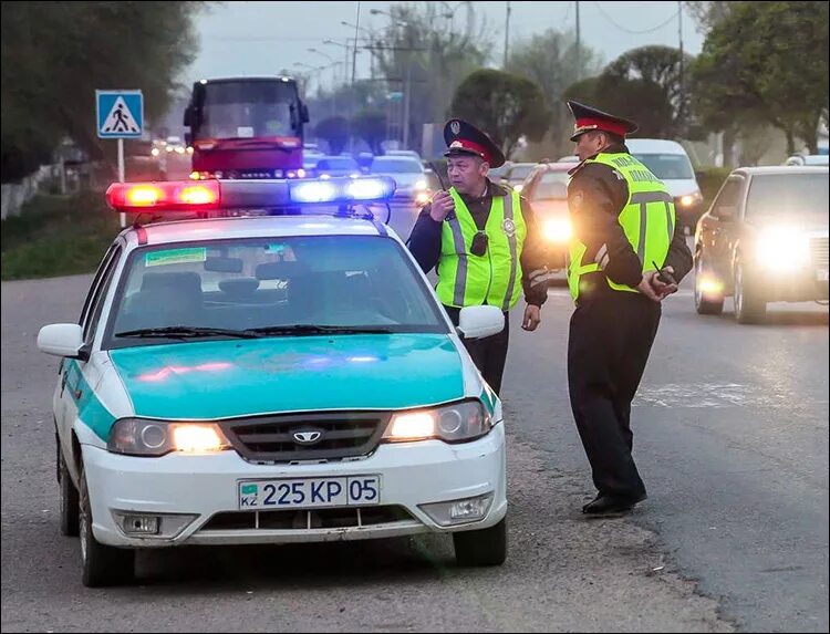 день казахстанской полиции в рк. форма гаишника. дорожная полиция казахстана. дорожная полиция казахстана. полиция казахстана дпс.