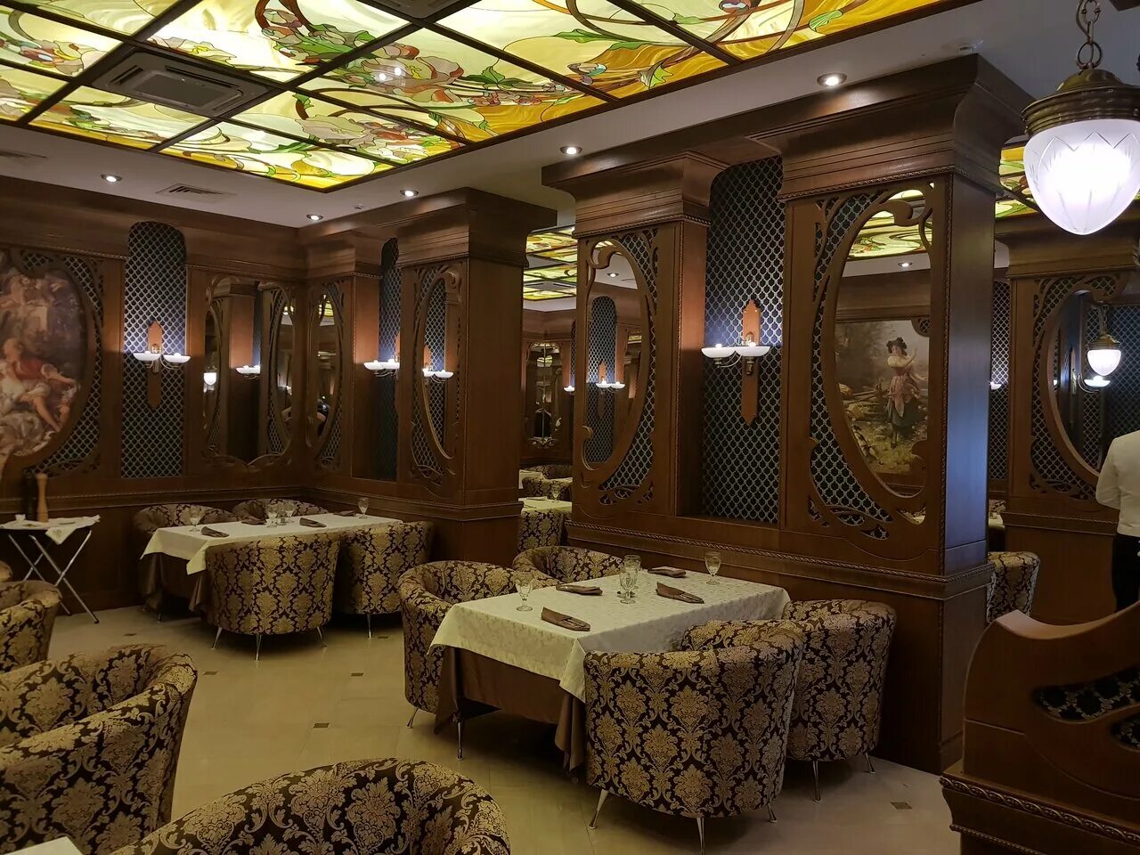 агибалова 68 ресторан. ресторан три оленя в самаре на московском шоссе. какие рестораны есть в самаре. утесов интерьер ресторана. пастернак самара ресторан.