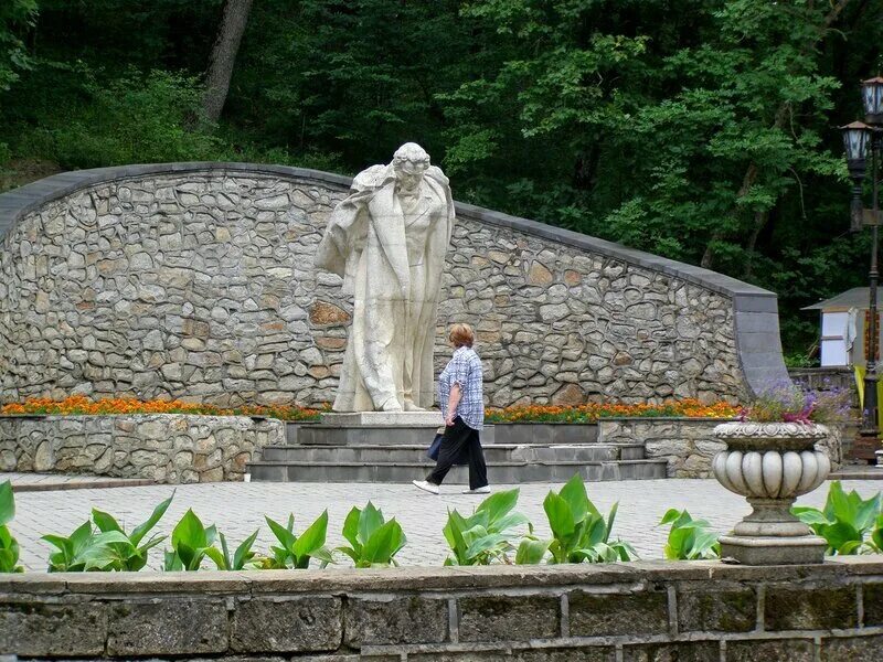 Есть ли в железноводске. Курортный парк (Железноводск, Ставропольский край). Курортный парк Железноводск терренкур. Лермонтовский сквер Железноводск. Ставропольский край, Железноводск, Курортный парк, терренкуры.