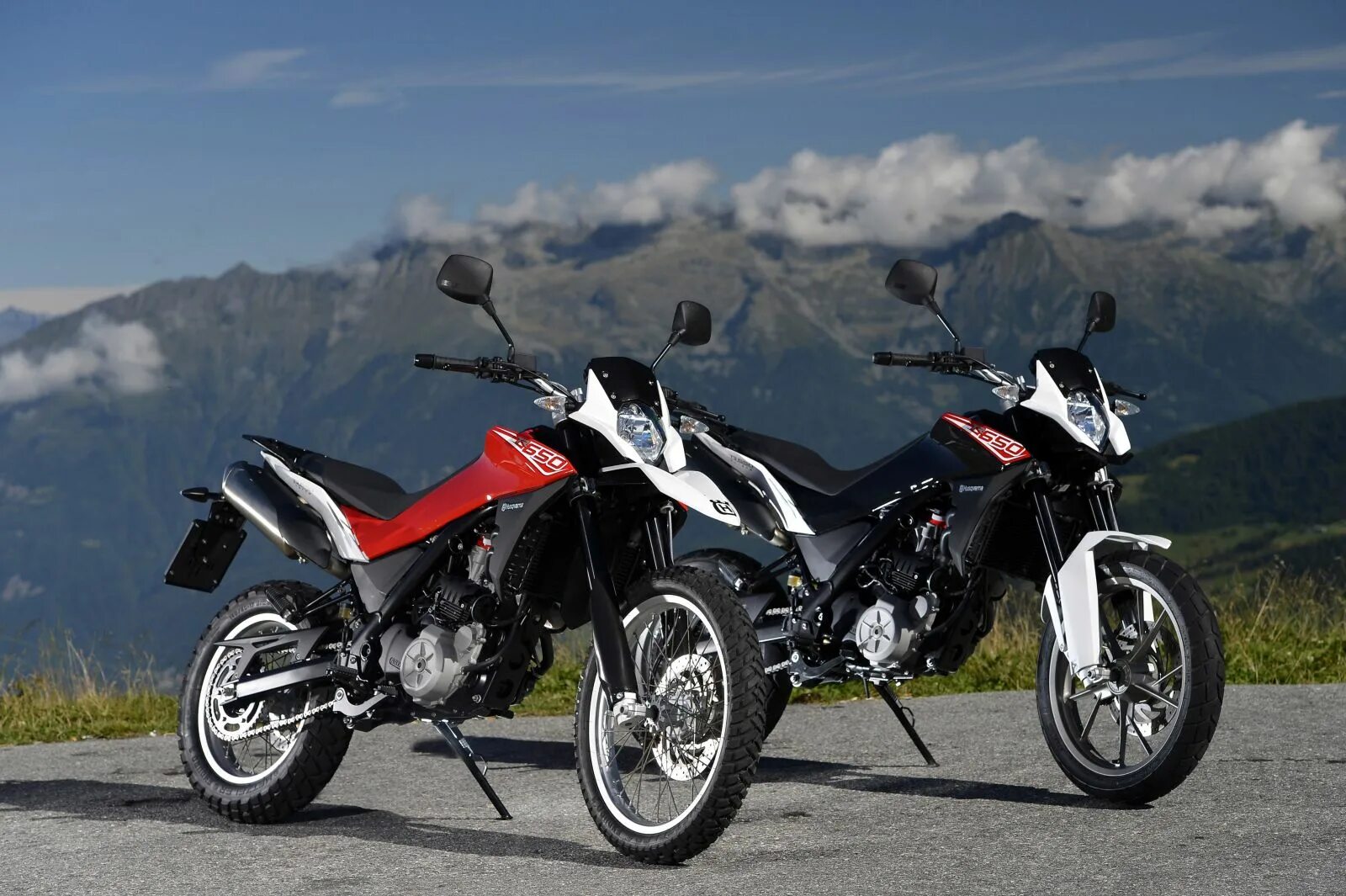 Husqvarna tr650 terra. Хускварна 650 мотоцикл. Тепловизионный прицел guide tr420. Guide tr650. Тепловизионный прицел guide tr650.