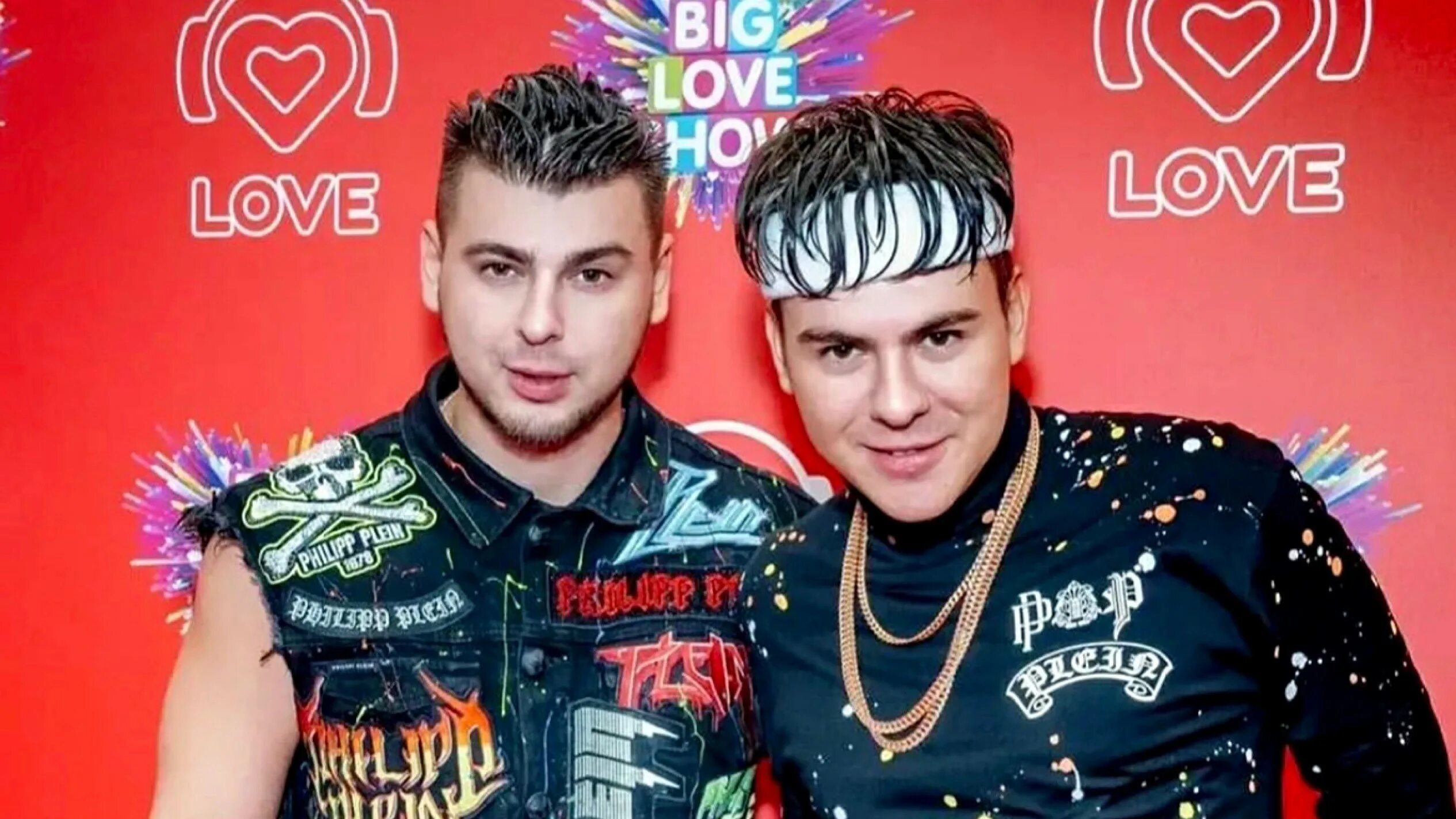 Любовь зараза gayazovs brothers. Братья гаязовы 2023. Любовь зараза гаязовы текст. Группа gayazovs brothers. Любовь зараза gayazovs brothers.