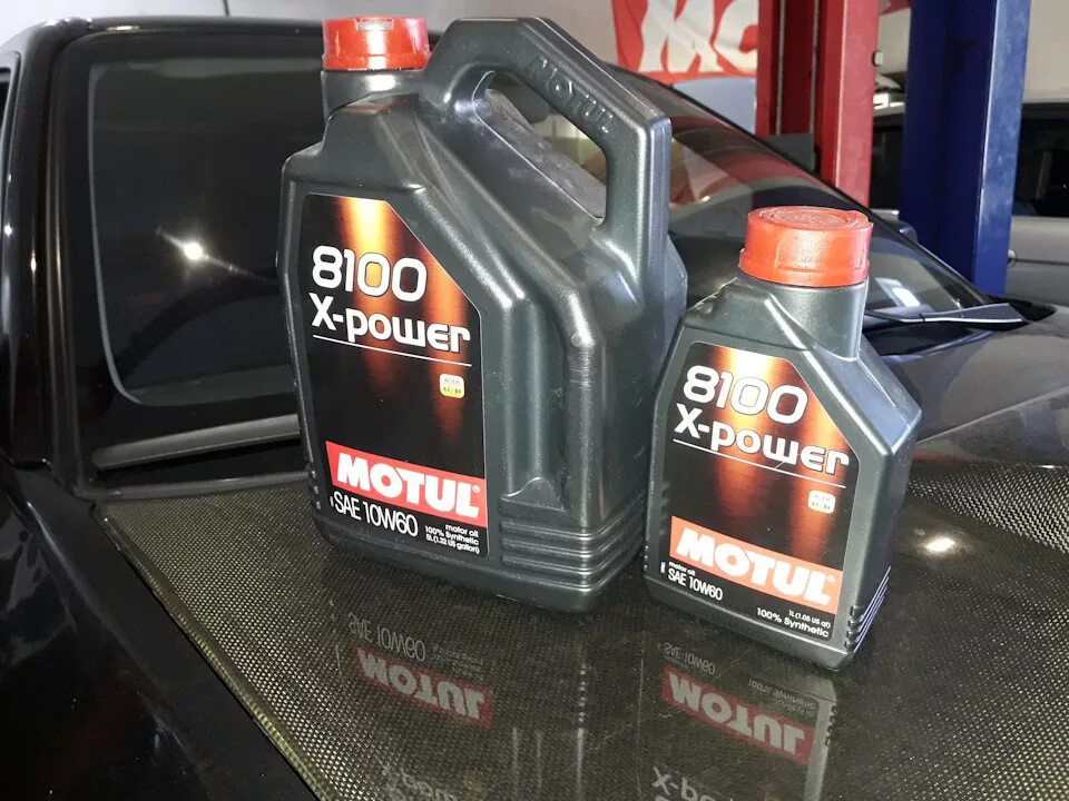 Залил масло мотюль. Мотюль 10w60. 8100 X-Power Motul 10w60. Motul 8100 x-Power 10w60 (4л). 109762 Motul.