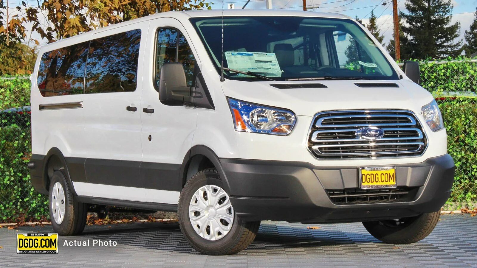 Форд транзит 13. Ford Transit 350. 2023 Ford Transit 350 Passenger van. Ford Transit 350 XLT. Ford Transit van 2019.