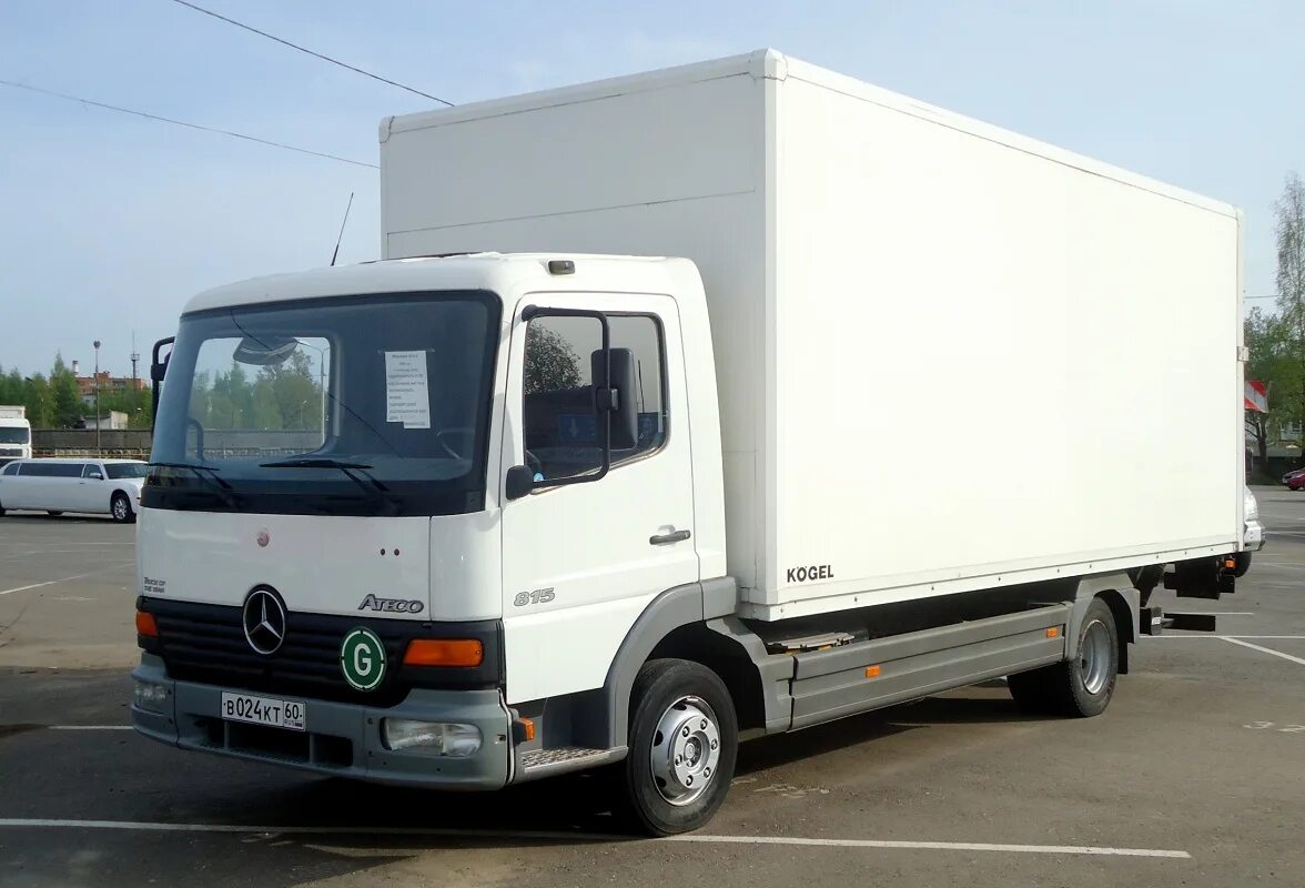 Куплю мерседес атего 815. Mercedes-Benz Atego 815. Мерседес Бенц 815. Мерседес Бенц 815 Atego. Мерседес Бенц Атего 2003.