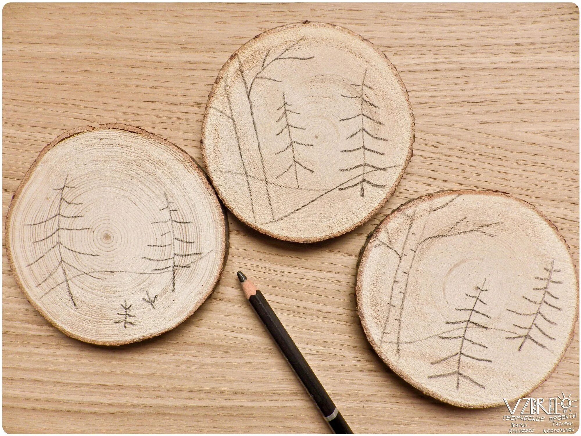 Деревянные предметы акварелью. Деревянная доска рисунок. Что можно нарисовать деревянное. Деревянная доска рисунок карандашом. Что выжечь на разделочной доске.