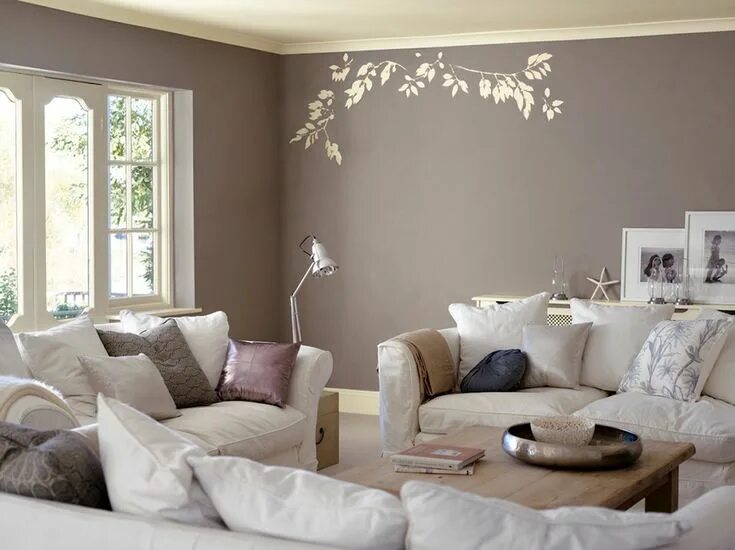 Какого цвета бывают стены. Dulux 50yr палитра. dulux 50yr 53/011. цвет dulux 50yr 53/011. однотонные стены в интерьере.