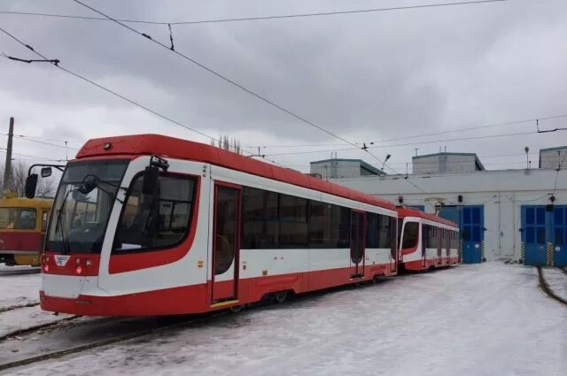 Файл:Tram 71-409 in Volgograd.jpg - Википедия