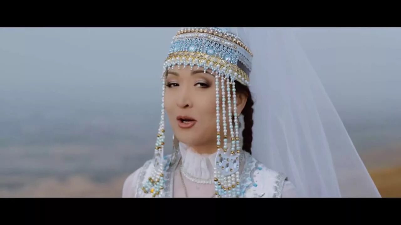 Видео на казахском. Литовка казахи. Усенбаева. Беркутчи казахстана. Казахские праздники.