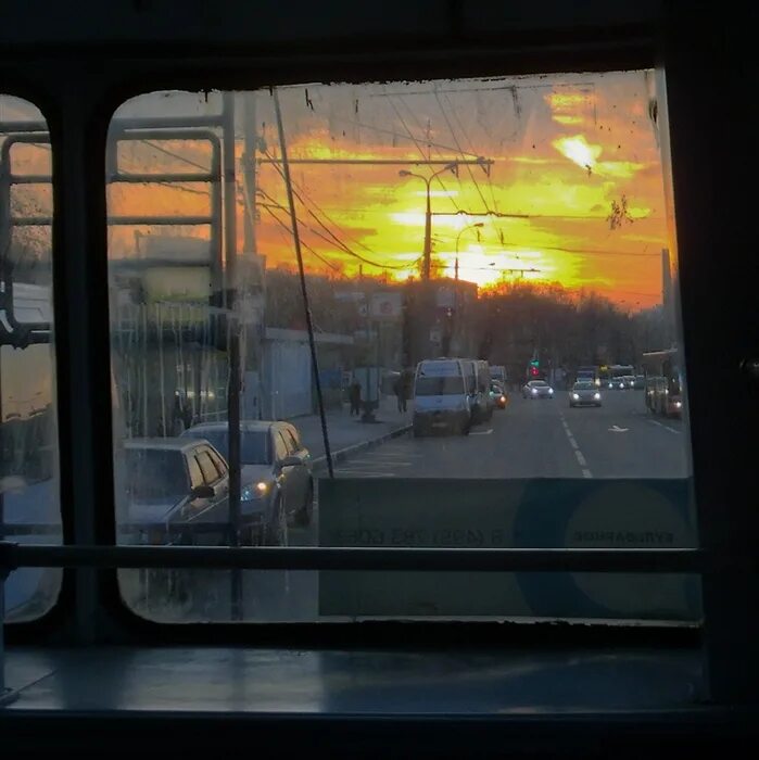 Вид из окна автобуса. Вид с окна автобуса. Вид из окна трамвая. Вид из окна троллейбуса. Троллейбус солнечная