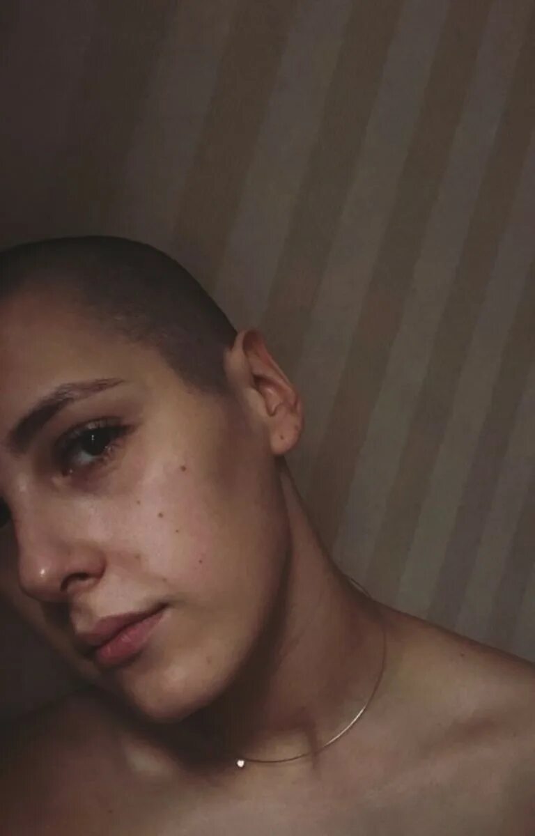 горбачева налысо. энн хэтэуэй лысая. горбачева налысо. бритни налысо. горбачева налысо.