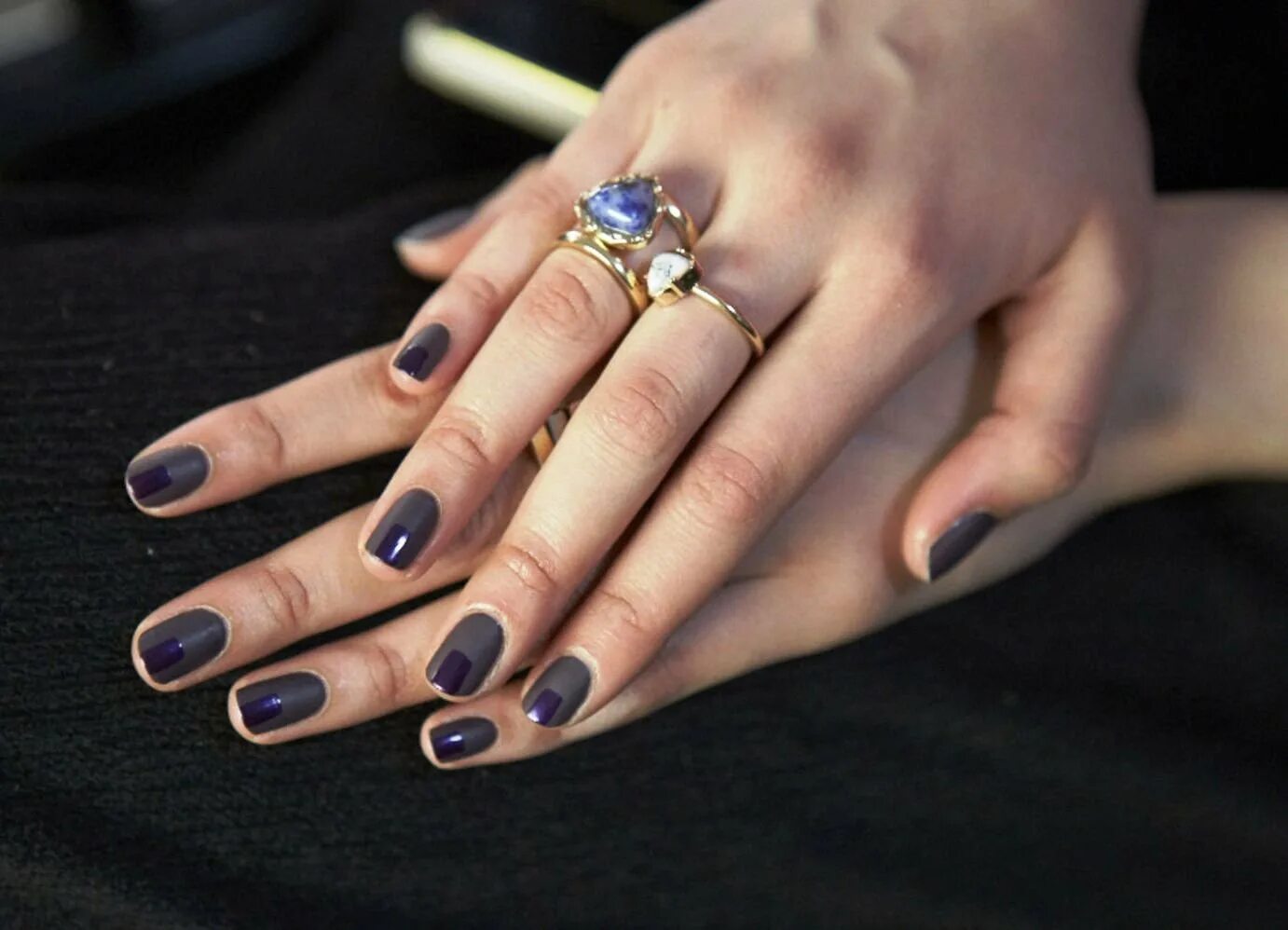 красивый маникюр с цветами. модные цвета маникюра лето. модный маникюр 2024 фото последние.