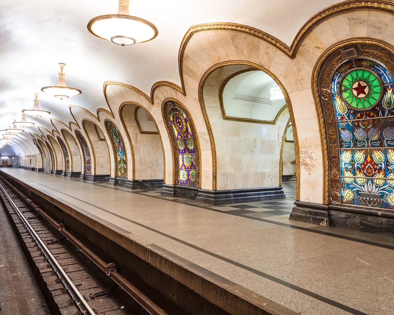 новослободская метро москва. станция новослободская кольцевая. новослободская станция метро москва.