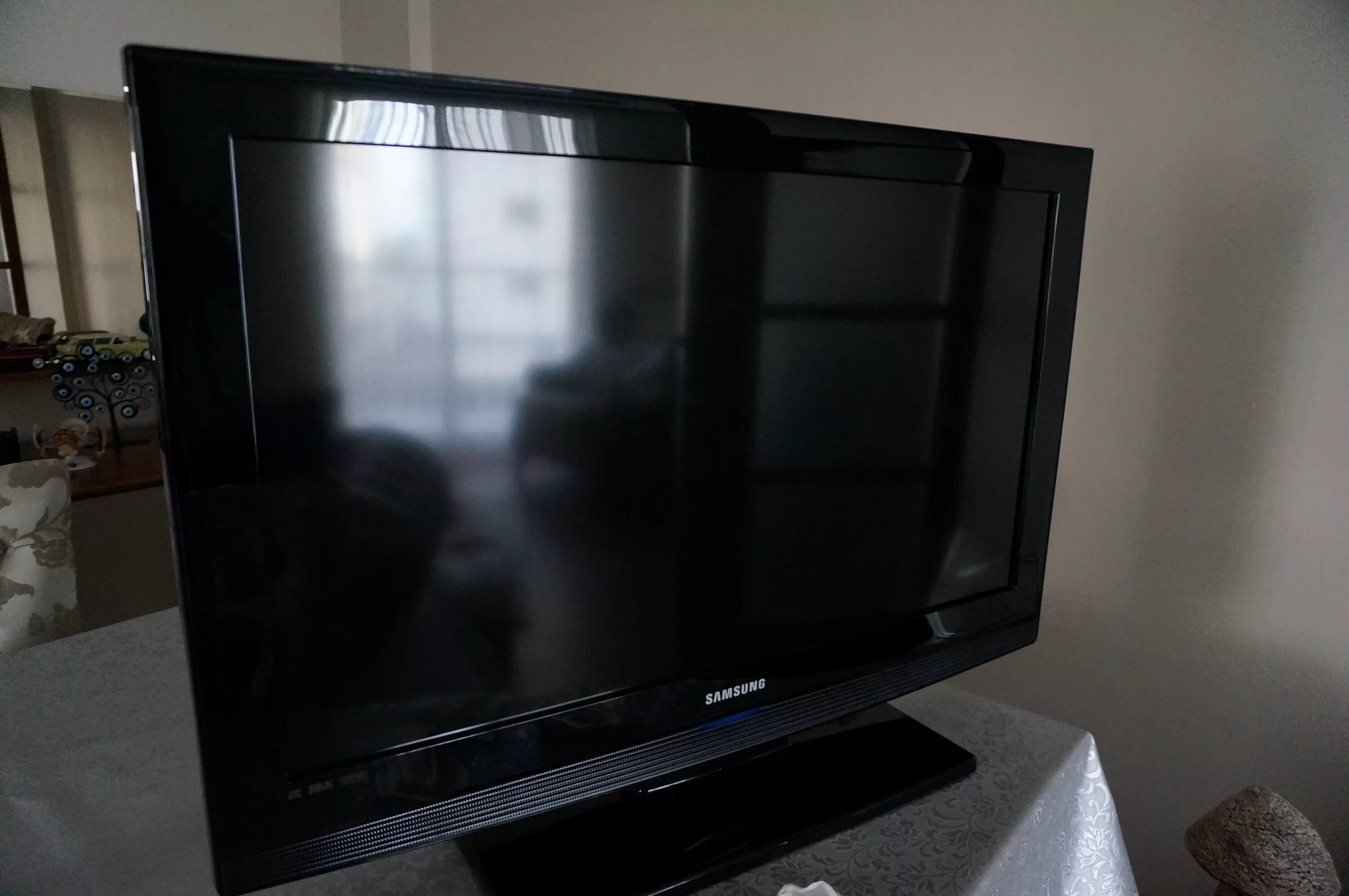 В г. Телевизор toshiba 54 см. Jvc 14 дюймов. Samsung 32 дюйма. Телевизор филипс s lc7 5e la.