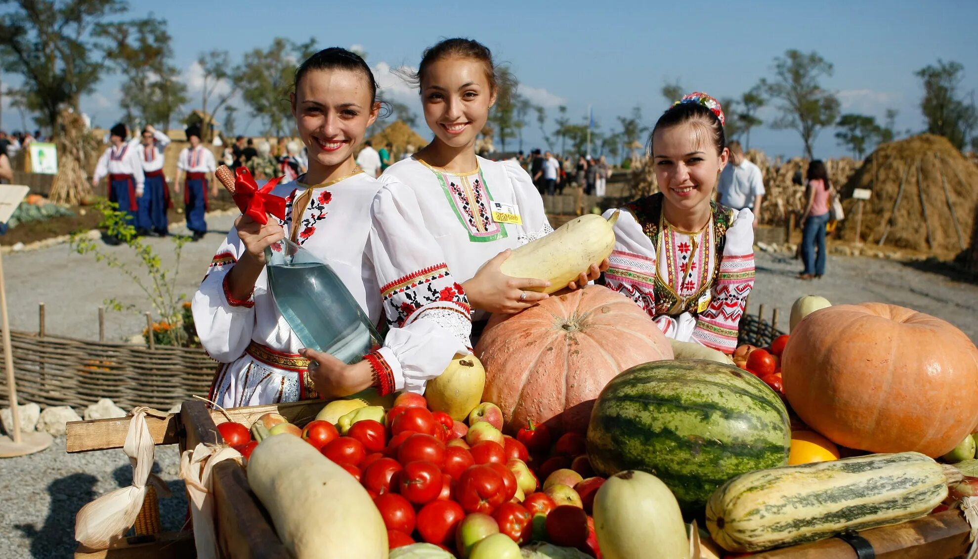 Народы краснодарского края. Кубанские казаки в краснодарском крае. Казачья казачья станица на кубани. Кубанские казаки атамань. Кубань атамань.