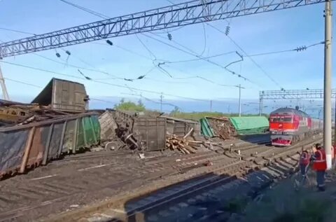 Волгоградская область поезд сошел с рельс