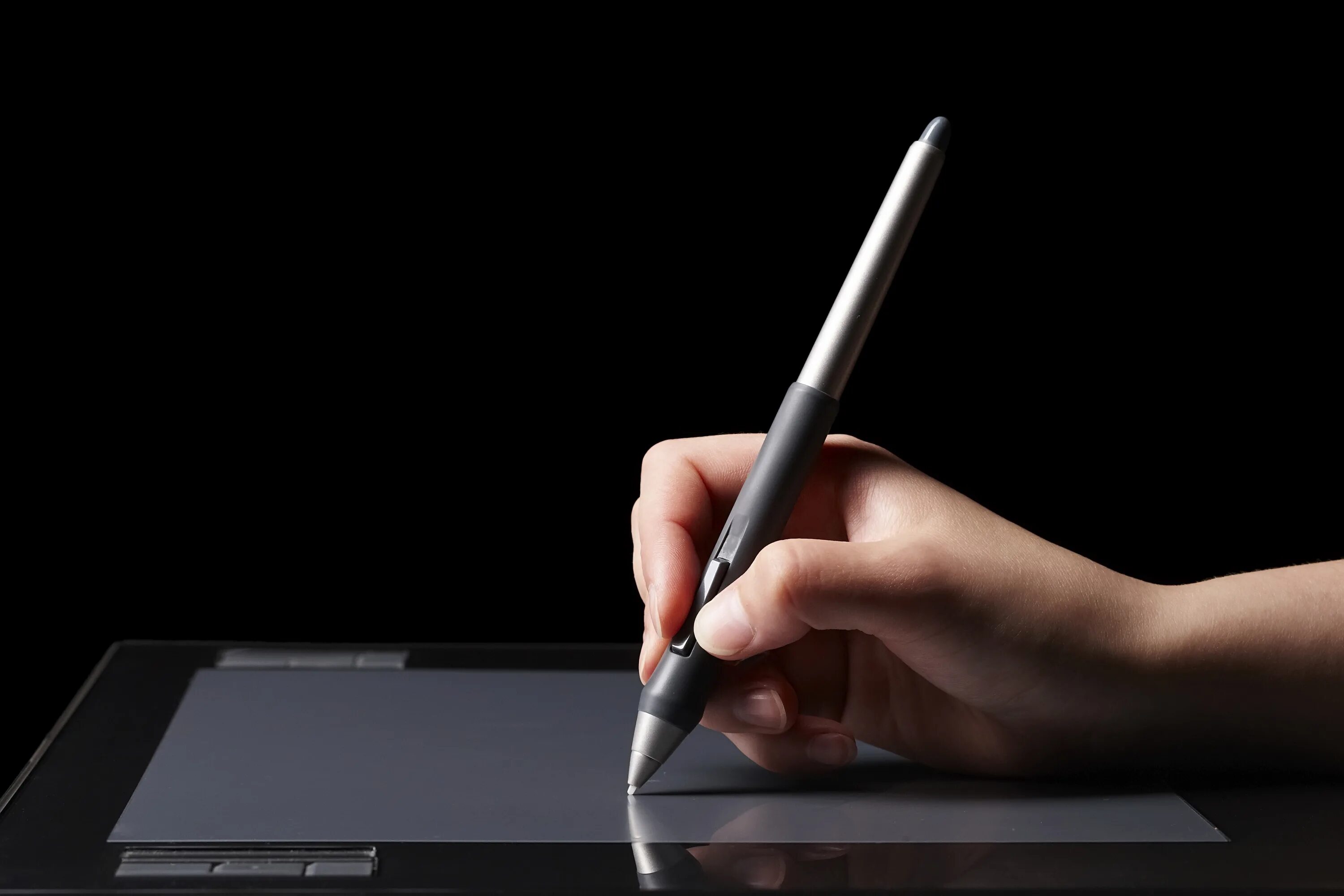 поработала ручкой. кончик шариковой ручки. плохая ручка. световое перо. ручка для айфона.